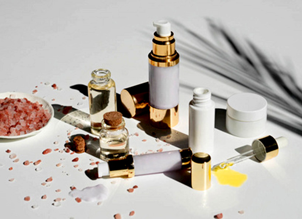 中國化妝品行業發展規模、競爭現狀及新機遇分析